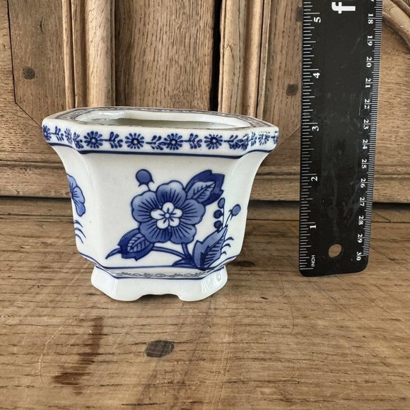 Bombay Company Candle White With Blue Flowers Bocal Carre Unburned Unscented - Picture 9 of 10